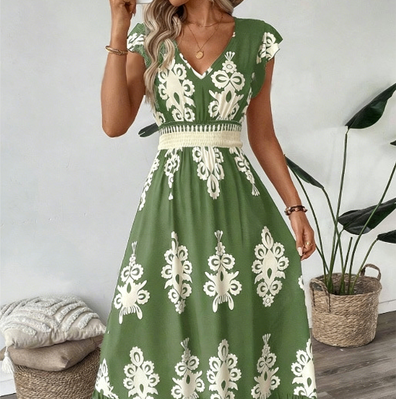 🌸🌟A dress that makes you shine – with a V-neck