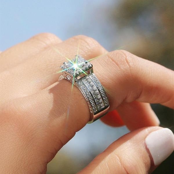 S925 Sterling Silver Luxury Gorgeous Artificial Crystal Decor Ring