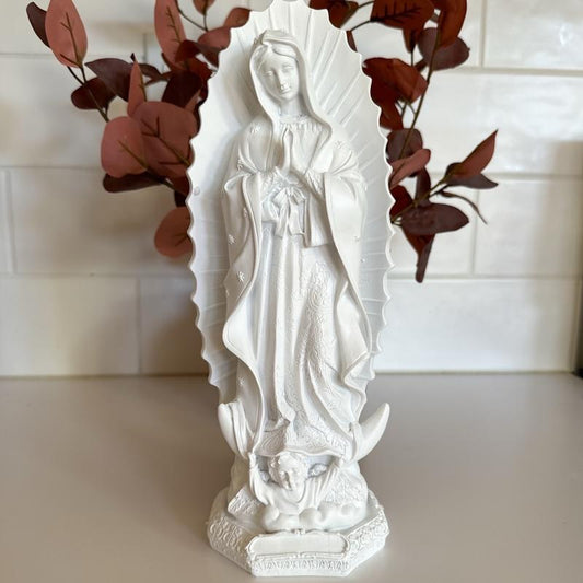 Virgen Mary Statue